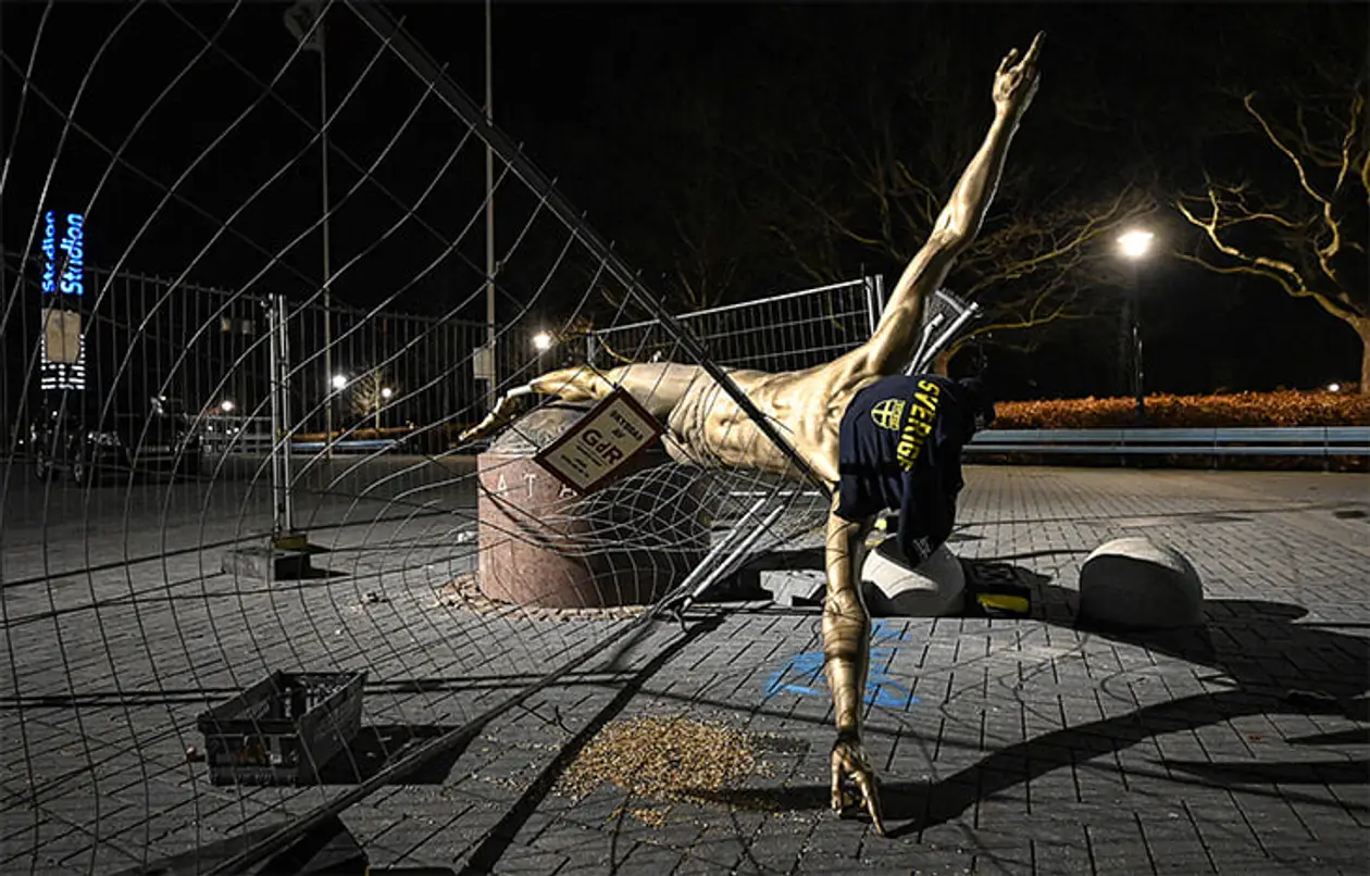 Статуя Златана в Мальме – все. Она держалась против вандалов с ноября, но пала