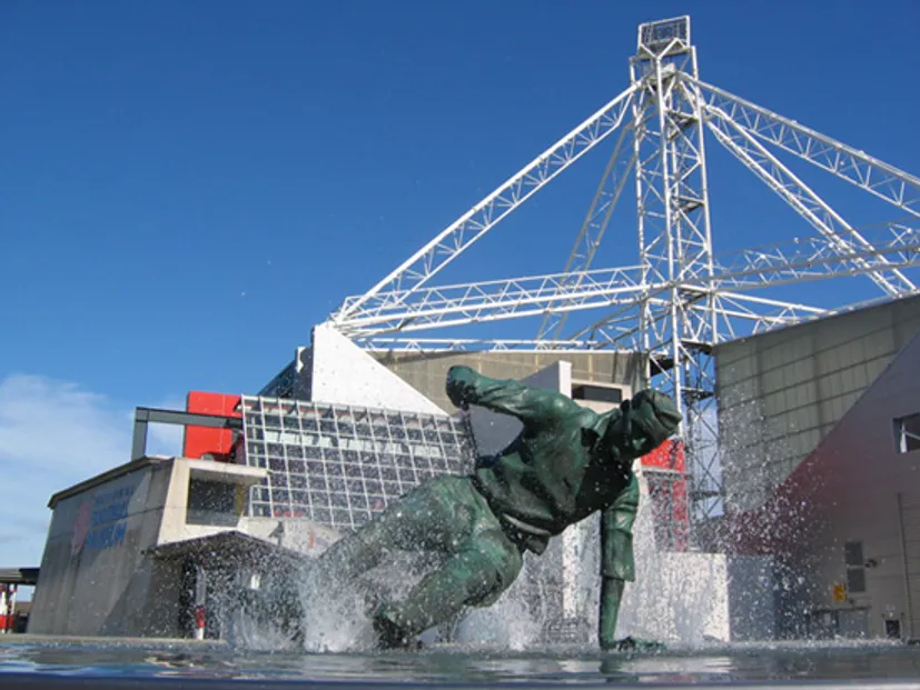 Фергюсон, Анри и еще 8 лучших футбольных статуй Англии