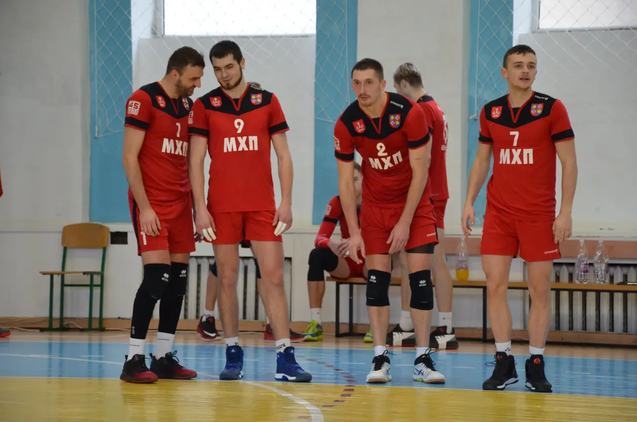 Волейбольні клуби з Вінниці обмінялися гравцями... на два матчі