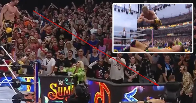 Логан Пол дебютував у WWE на Summer Slam. Ви подивіться на його шалений стрибок з верхнього каната на коментаторський стіл 😱