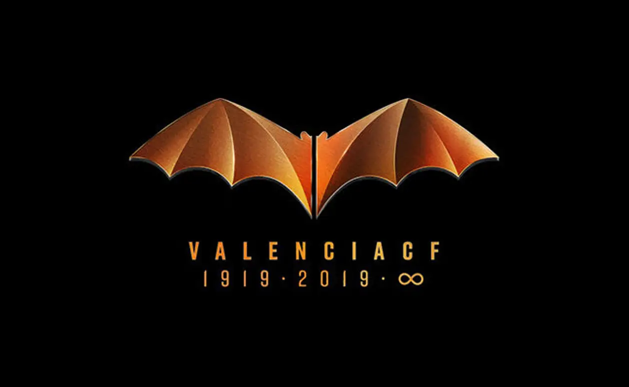 Бэтмен требует запретить новый лого «Валенсии». Летучая мышь на эмблеме клуба уже сто лет