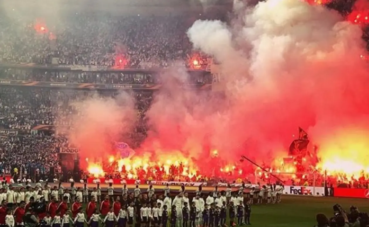 Пирошоу фанатов «Марселя» в финале Лиги Европы