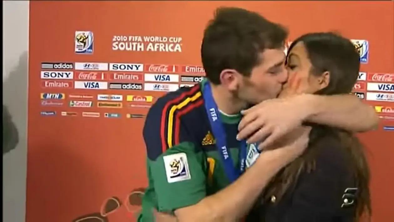 Касильяс завершил карьеру. Его поцелуй с Сарой после финала ЧМ – навсегда в нашей памяти