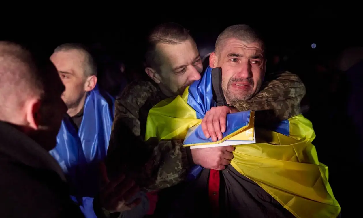 💙💛 Наші – вдома. Понад двісті військовополонених повернулися до України. ФОТО