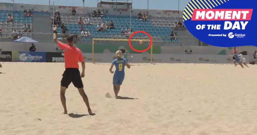 Неймовірний дальній гол українки Костюк у пляжному футболі. У ворота Англії