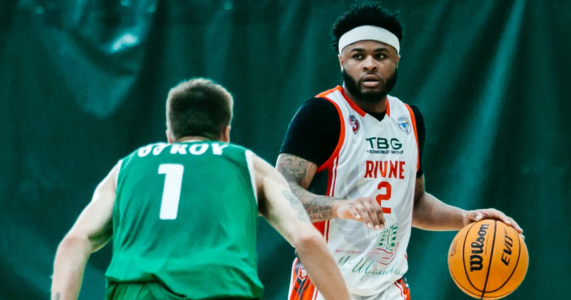 Ілайджа Джойнер уперше став MVP тижня в Суперлізі. А чи придивлялися ви до татуювань легіонера «Рівного»?