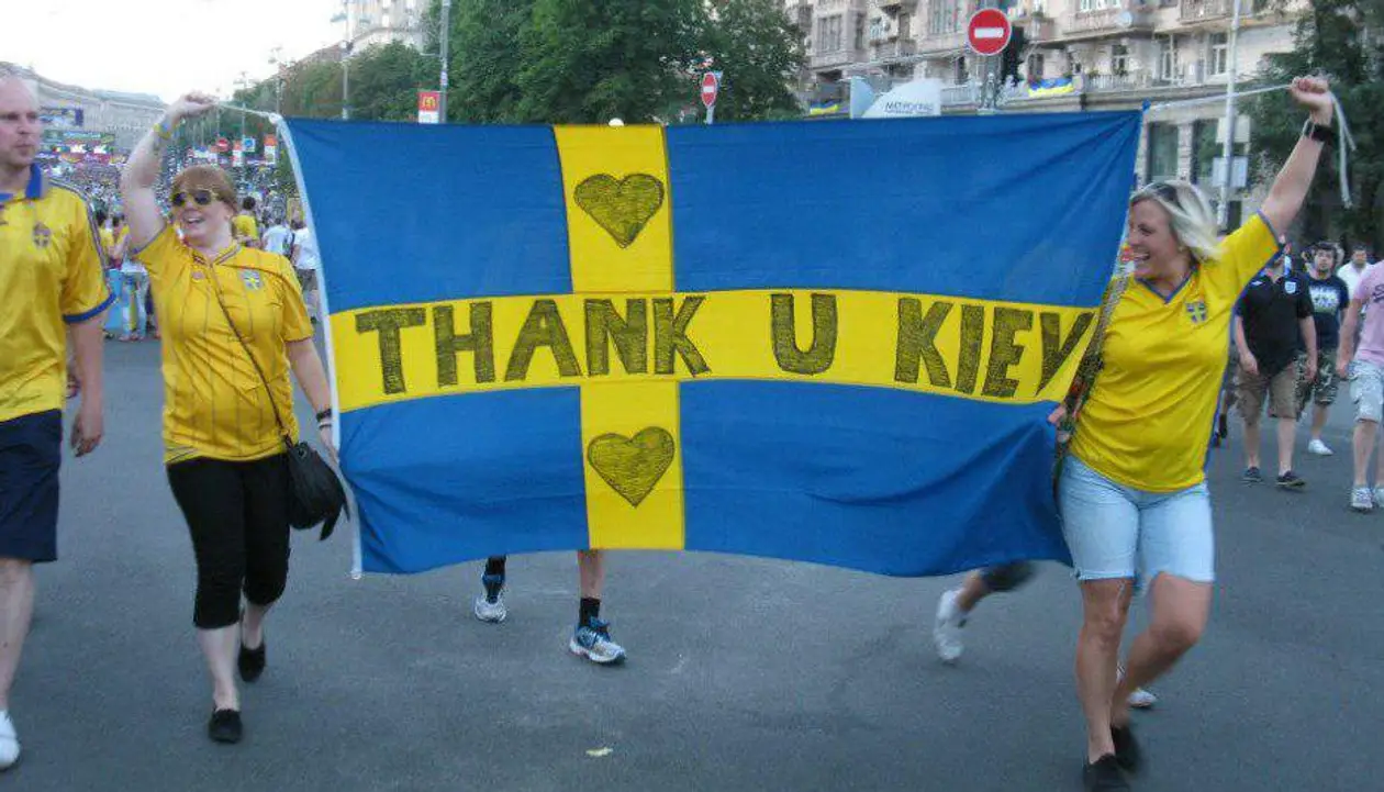 «Мы тебя любим, Киев!» Шведские фанаты возвращаются в столицу Украины впервые с 2012-го