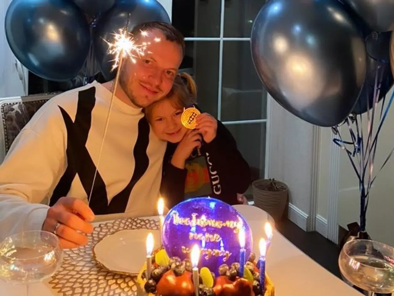 Семья Гусева шикарно поздравила Олега с днем рождения. Двойной праздник для легенды «Динамо»