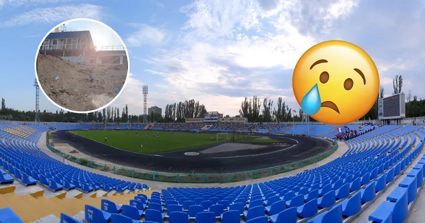 Величезна воронка на стадіоні у Миколаєві. Доказ чергового злочину окупантів