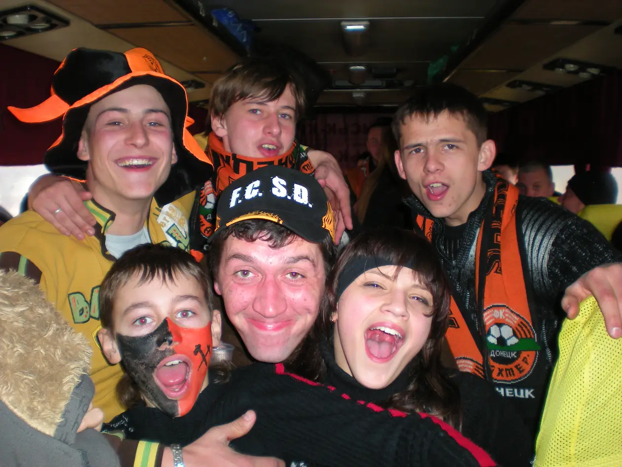Как Ахметов «палками» сгонял жителей Донецкой области на футбол
