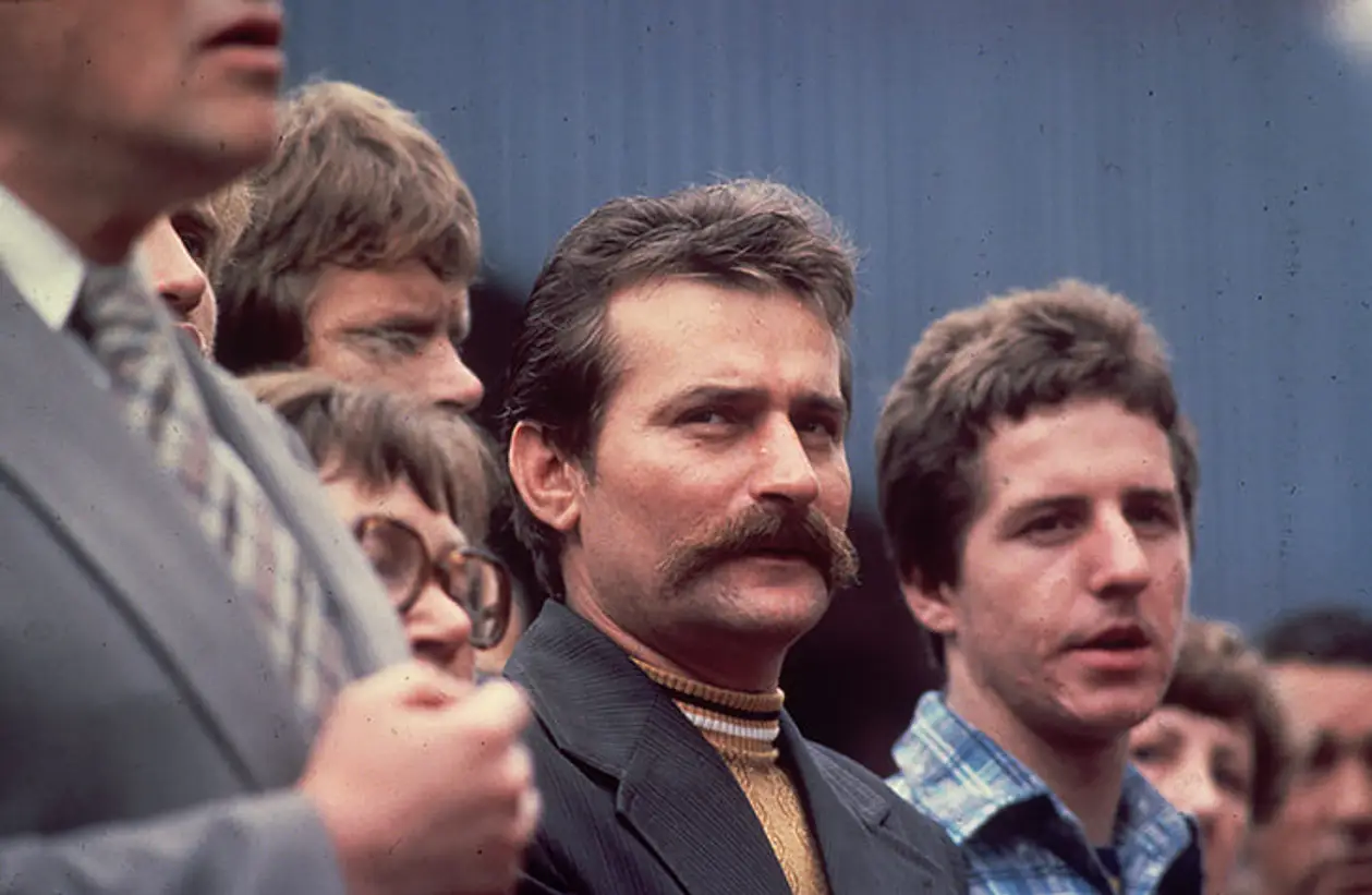 В 1983 году лидер оппозиции Польши пошел на футбол. Матч с «Ювентусом» превратился в митинг, местное ТВ отрубило звук