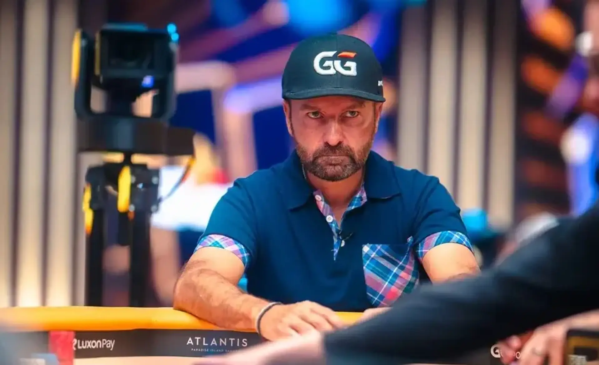 «Ми будемо грати» – Негреану запалює у влозі WSOP Paradise Day 1