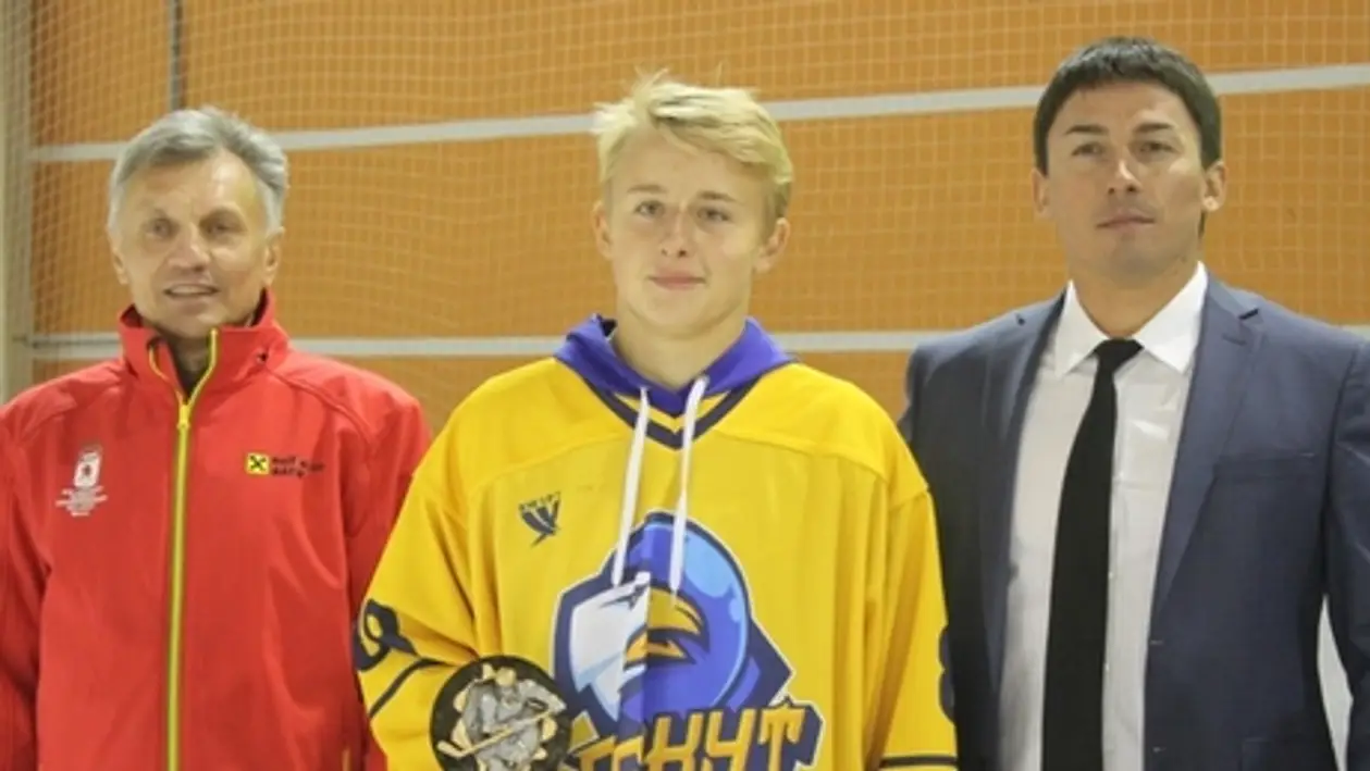 Поступок дня. 16-летний украинский хоккеист спасает жизнь одноклубнику