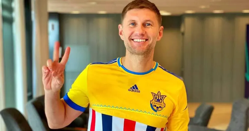 Екс-гравець збірної України Євген Левченко одягнув символічну футболку на знак підтримки своєї країни