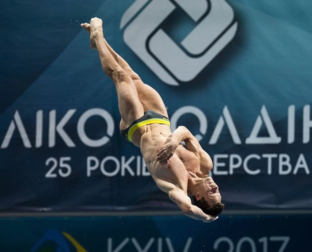 10 лучших кадров киевского чемпионата Европы по прыжкам в воду