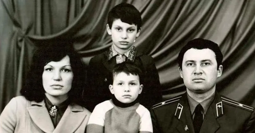 Пять историй из детства братьев Кличко: Виталий мечтал стать космонавтом, Владимир выторговал у мужчины велосипед