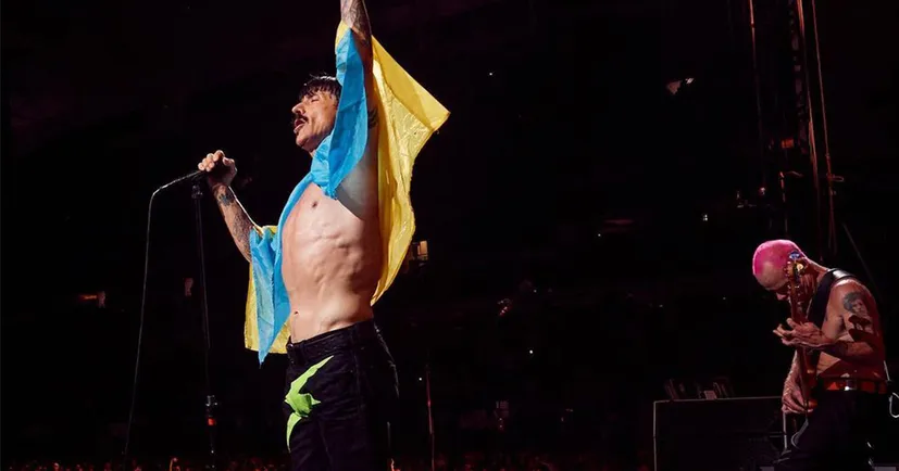 Red Hot Chili Peppers знову підтримали Україну. А офіційний твіттер країни топово відповів