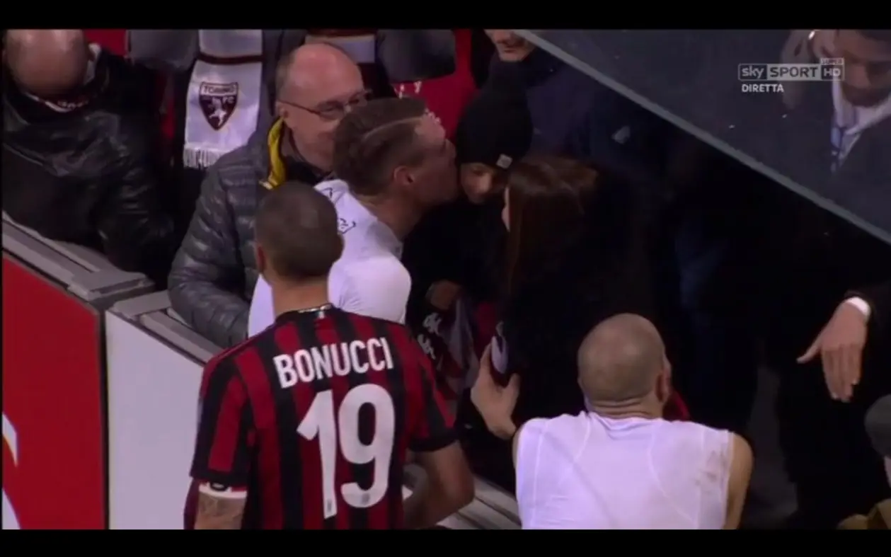 Белотти поцеловал сына Бонуччи, который фанатеет от игры Андреа