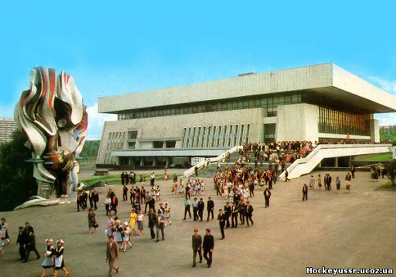 Давка в «Метеоре»!Ровно 25 лет назад (11.08.1995) в Днепропетровске могла произойти трагедия(видео)!