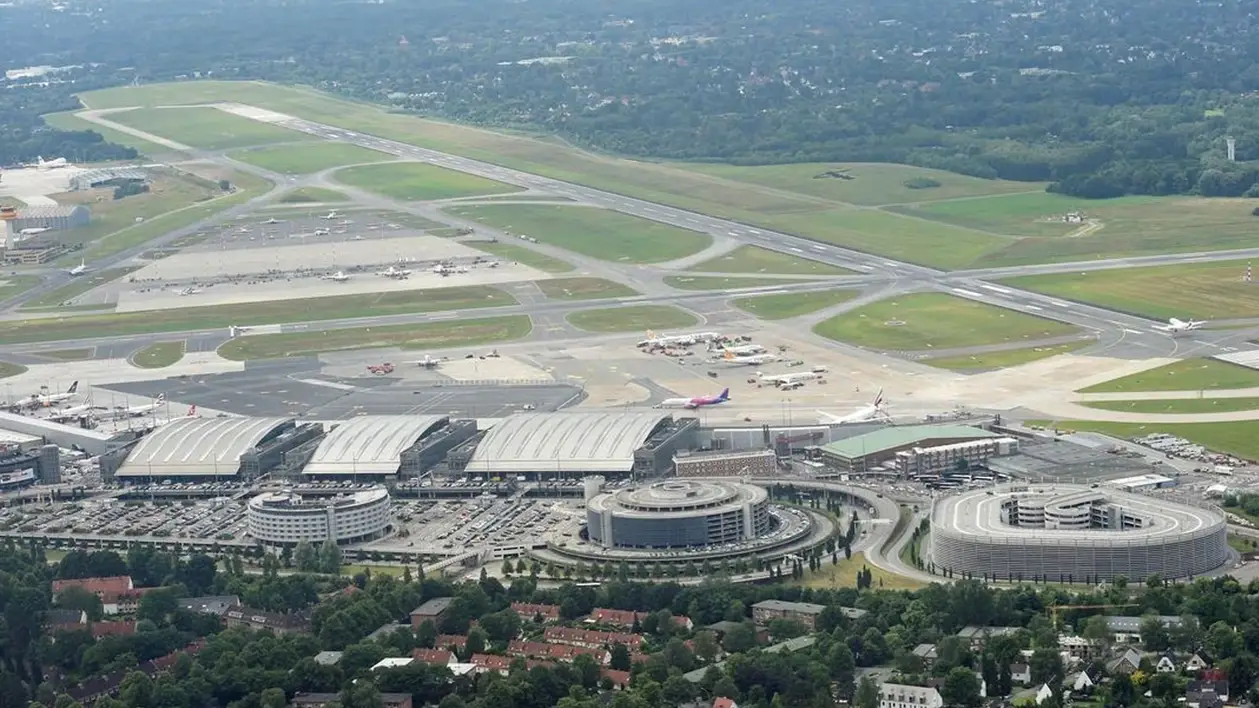 Озброєний чоловік, який захопив аеропорт Гамбурга, здався – «Шахтар», схоже, полетить іншим шляхом