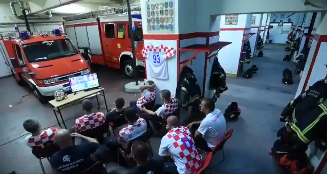 Хорватские пожарные смотрели серию пенальти с Россией, но потом зазвучала сирена