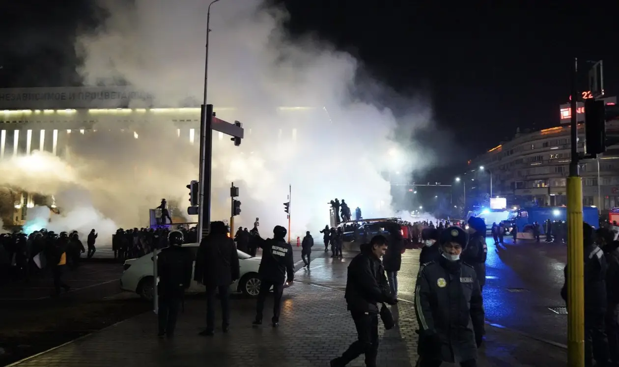 «Мы через это уже прошли – в Одессе тоже поджигали». Реакция украинцев из Казахстана на протесты в стране