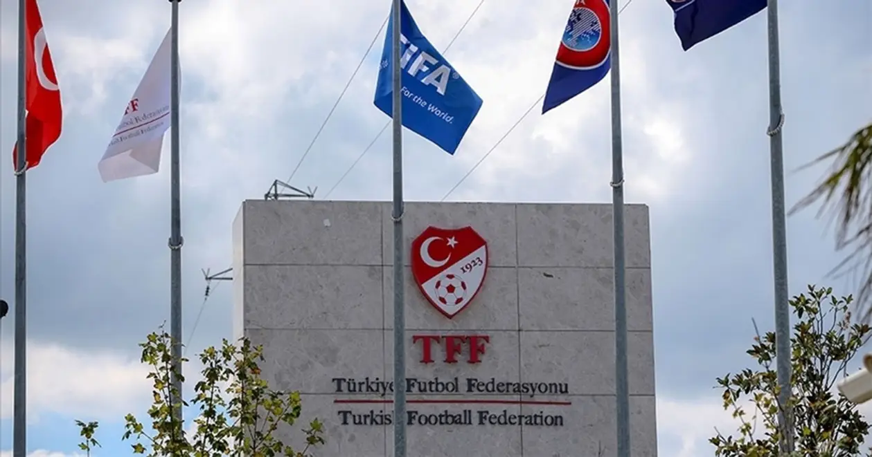 Федерацію футболу Туреччини обстріляли, куля просвистіла над головою Алтинтопа. Її президент натякає на причетність фанатів
