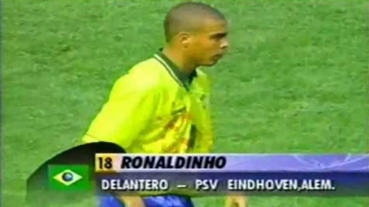 На ОИ-1996 Роналдо пришлось играть под именем Роналдиньо. В сборной Бразилии был еще один Роналдо