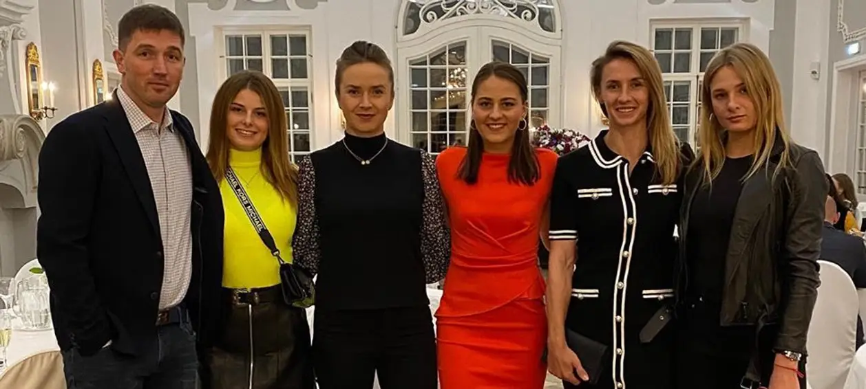 Весь цвет украинского тенниса. Наши девочки выложили фото с совместного ужина 😍