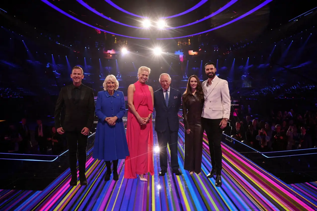 Українка Юлія Саніна і король Англії з'явилися на сцені «Євробачення». Будете слідкувати за конкурсом?